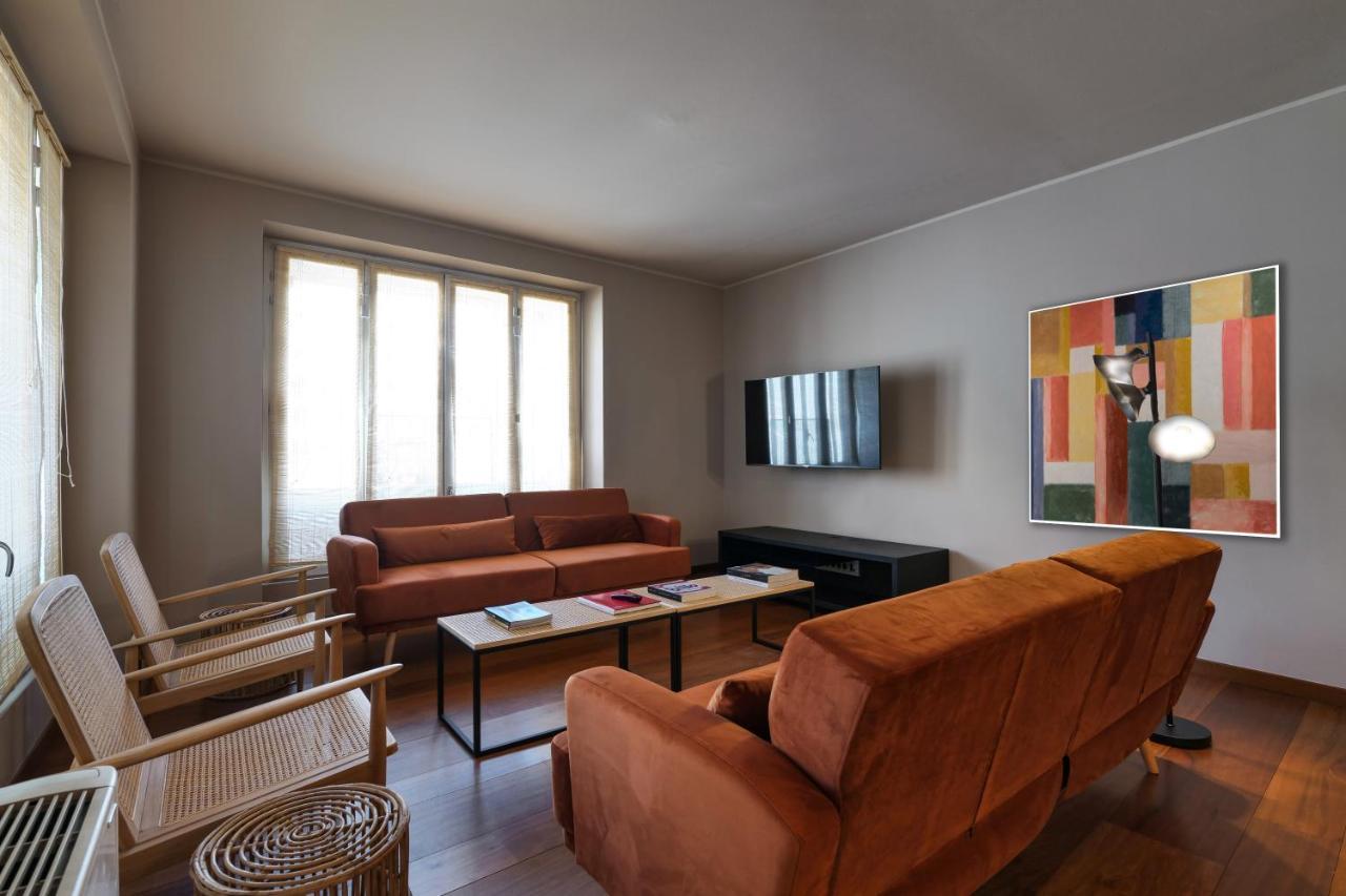Castello Luxury Apartment - In The Heart Of Milan Milão Exterior foto