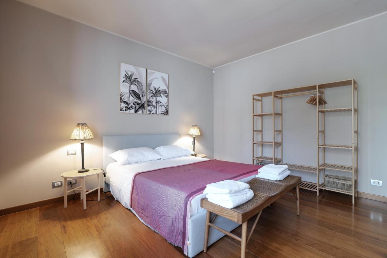 Castello Luxury Apartment - In The Heart Of Milan Milão Exterior foto